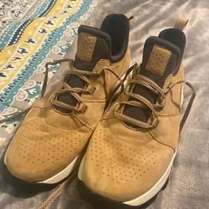 Timberland sneakers never worn.